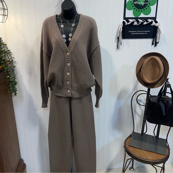 rae made Pants - Rae made Brown Knit Cardigan and Pants Set small
